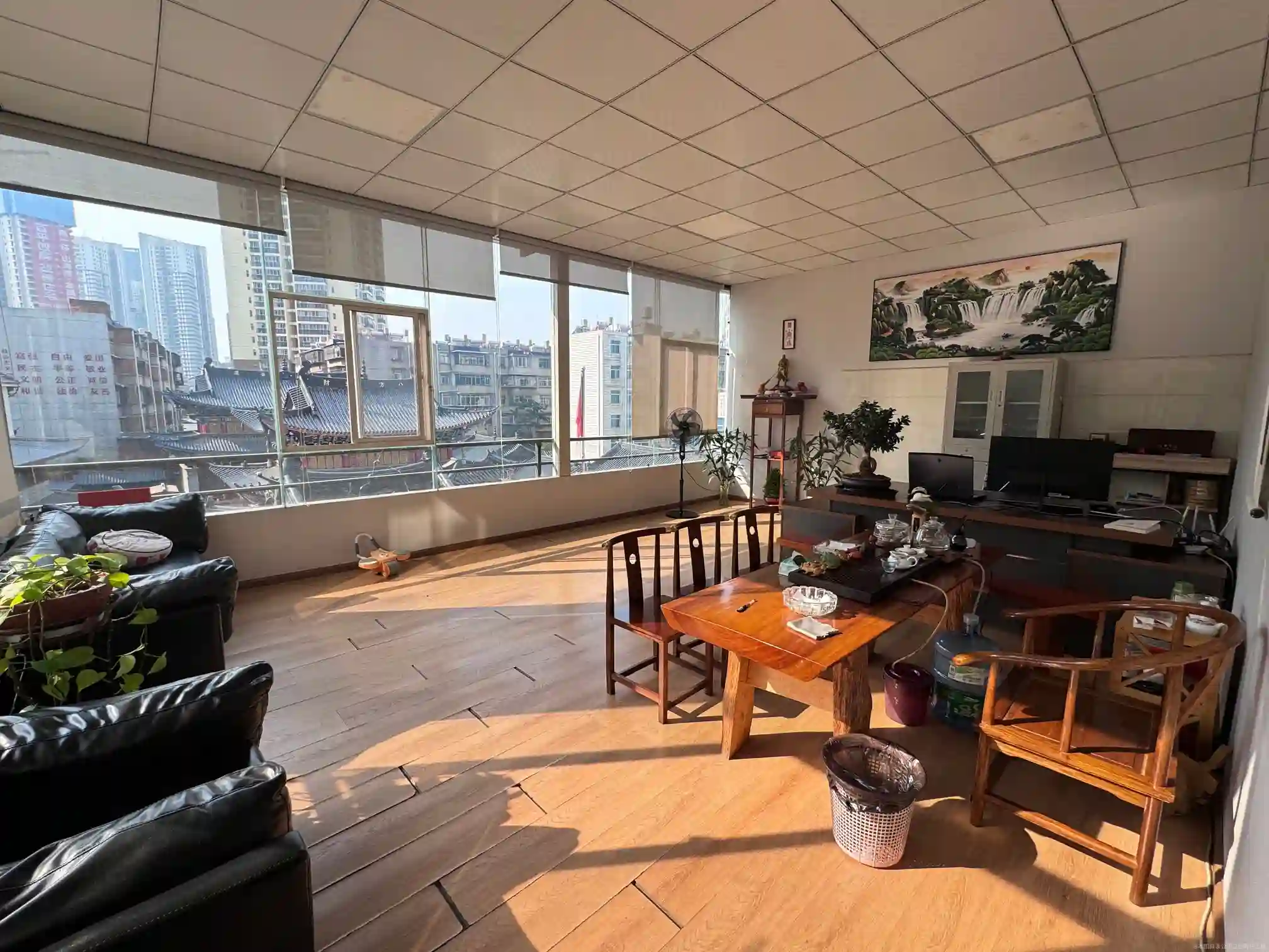 凌霄旅行社办公环境